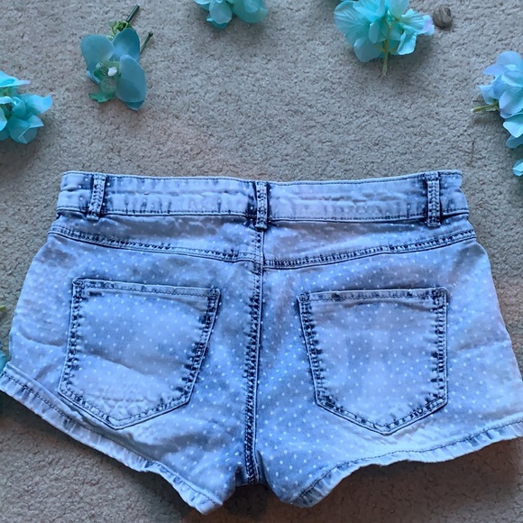 Women’s Shorts - Picture 7 of 7
